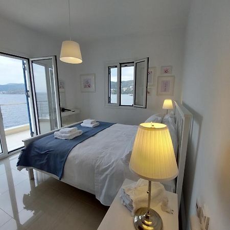Thalassa Perdika  Bagian luar foto