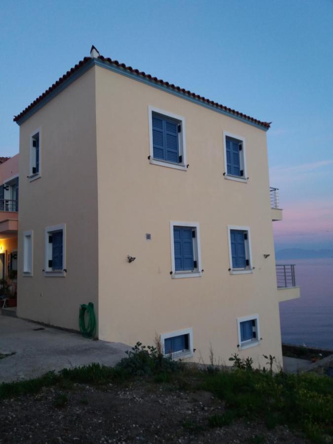 Thalassa Perdika  Bagian luar foto